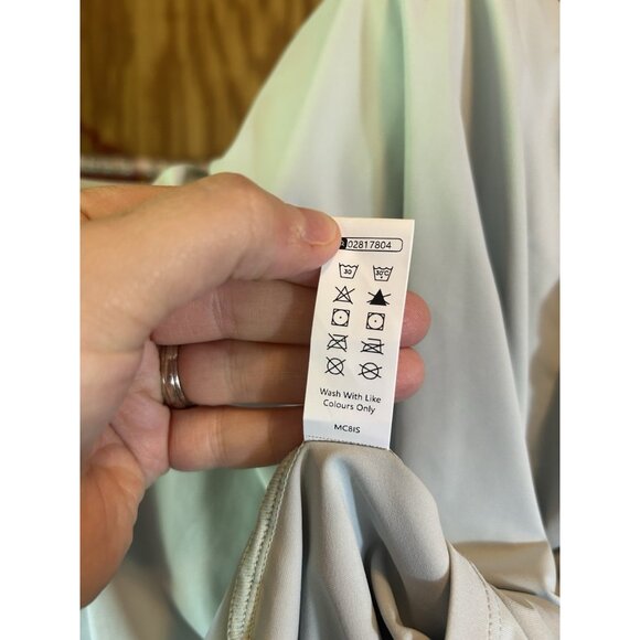 Halara Cut Out Curved Hem Running Tank Top Almost Aqua Sz S NWT Workout - Picture 8 of 11